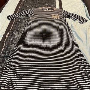 Chic Black and White Striped Long Sleeve Dress